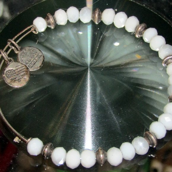 Vintage Alex & Ani Silver & Light Green Glass Charms Bracelet Expandable - Picture 7 of 7